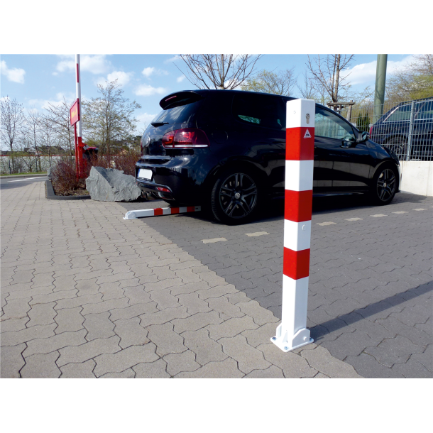 Barrier posts | Steel tube 70 x 70 mm | foldable, with Euro profile cylinder lock | to be fixed by plugswith base plate 100 x 150 mm | hot-dip galvanized and white coatedwith three red reflecting stripes | with 1 eyelet